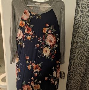 Floral baseball tee, brand new